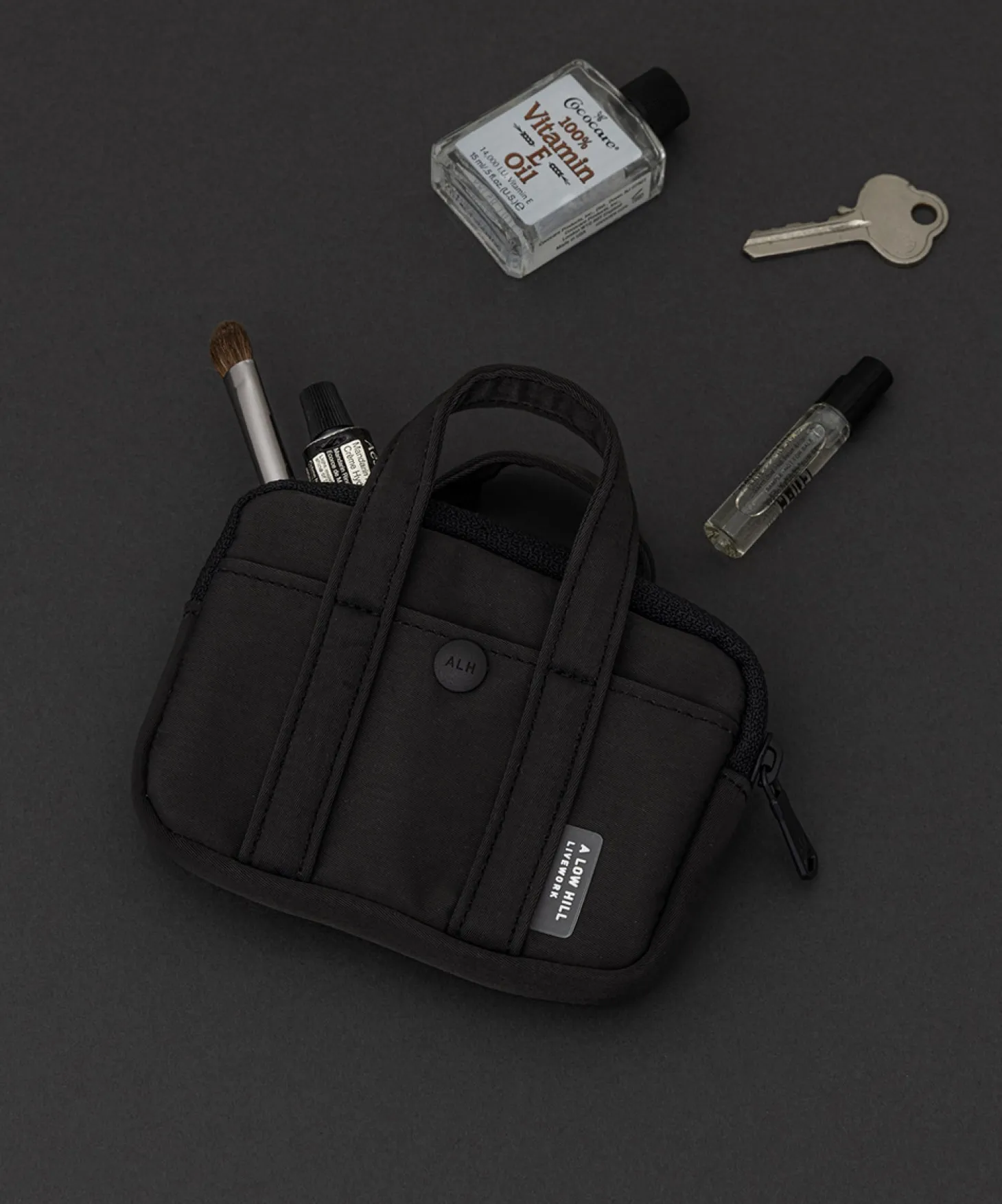 A Low Hill Pocket Card Pouch v7