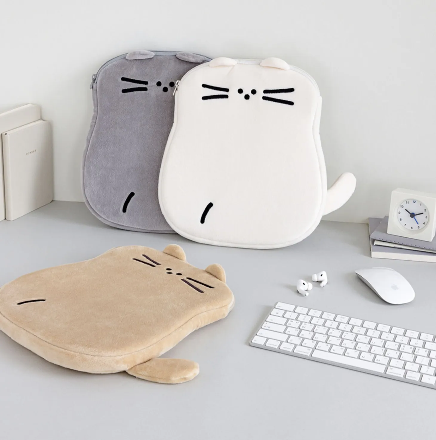 Cat Loaf 11 in. Tablet Pouch
