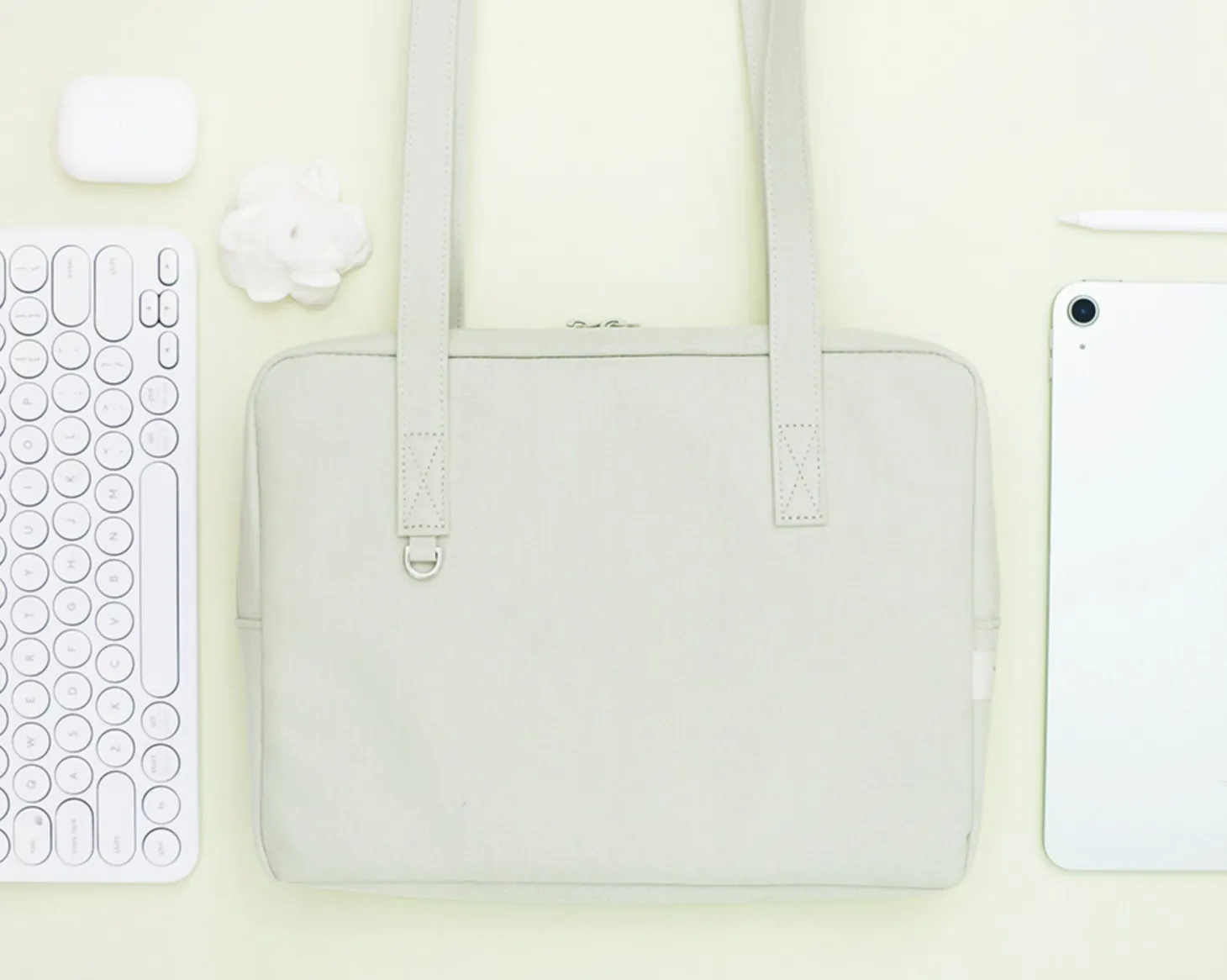 Essential 11 in. Tablet Shoulder Bag