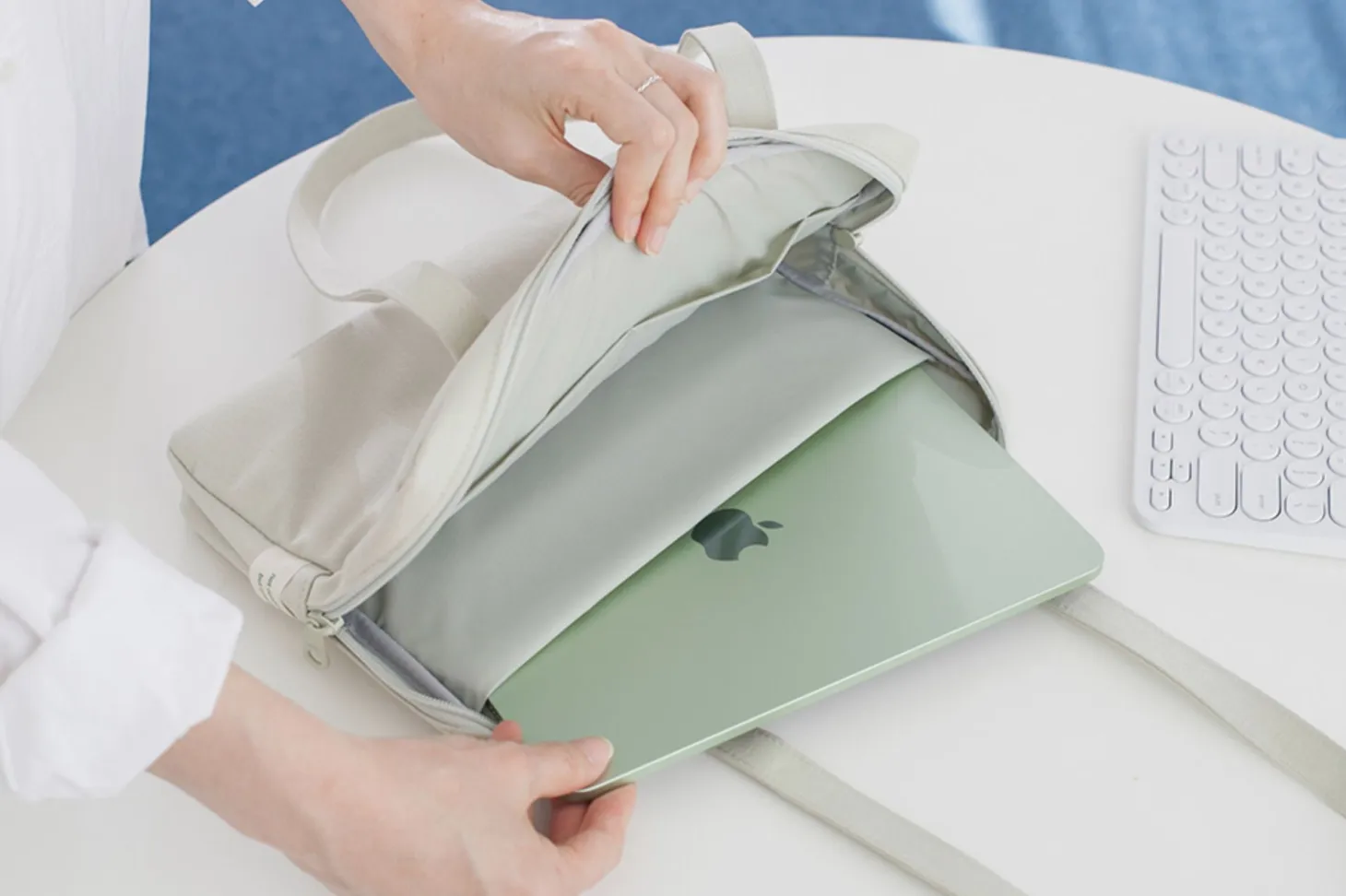 Essential 11 in. Tablet Shoulder Bag