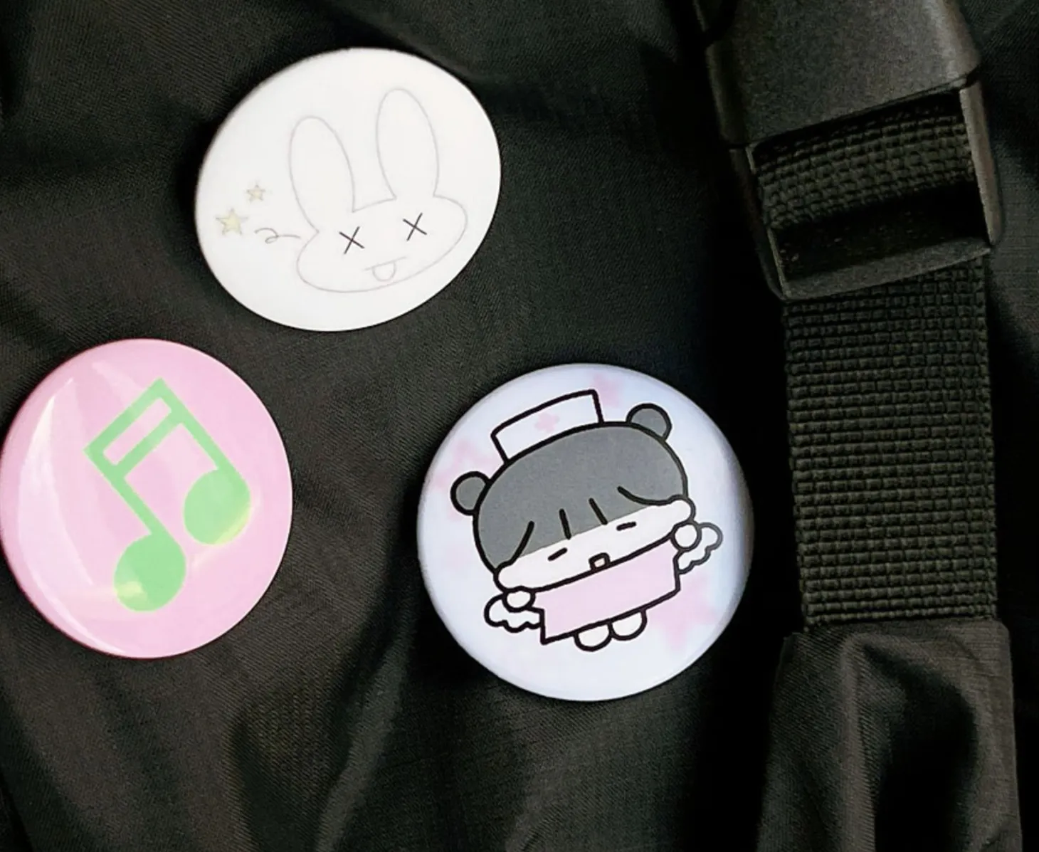 Hodu Girl Button Pin v2