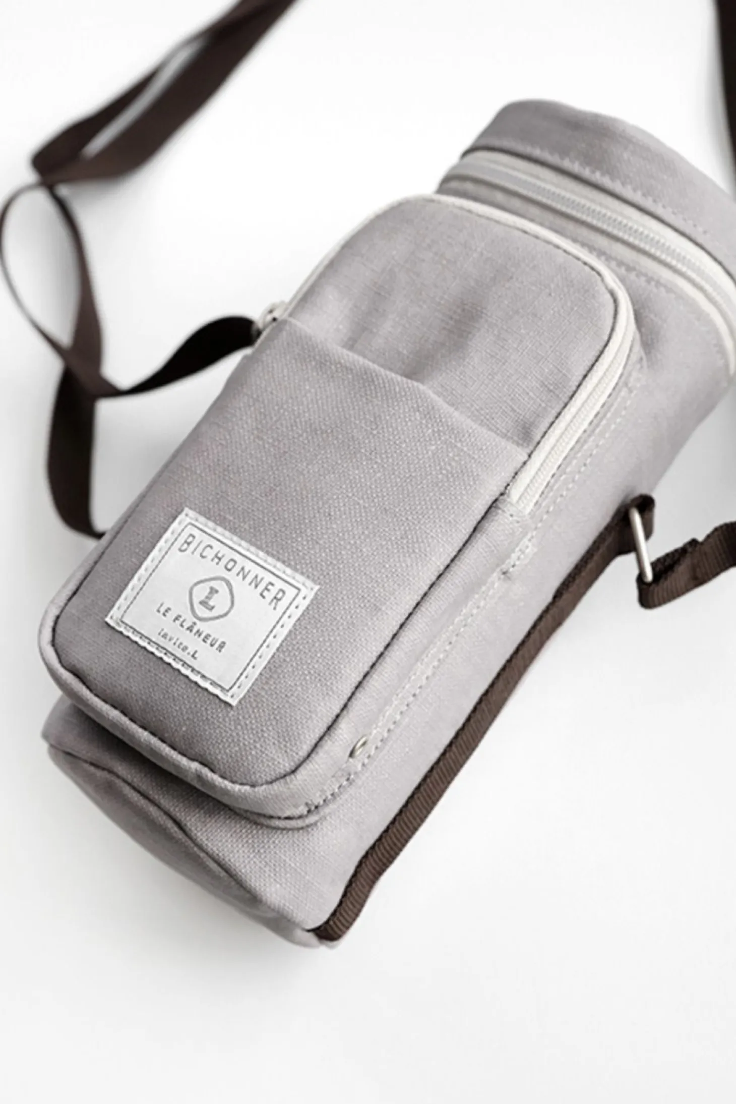 Le Flaneur Bottle Shoulder Pouch