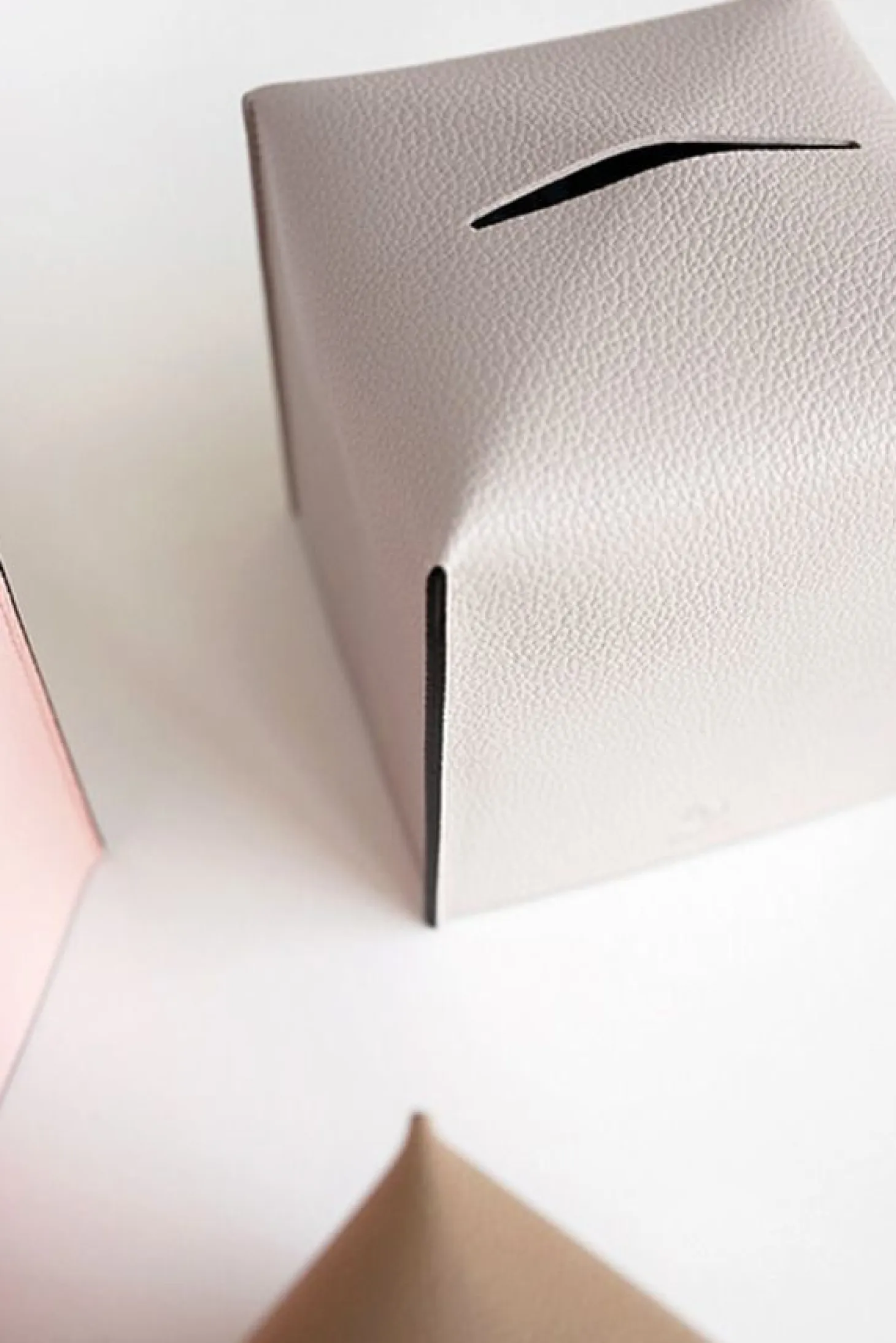Small Edge Leather Tissue Cover